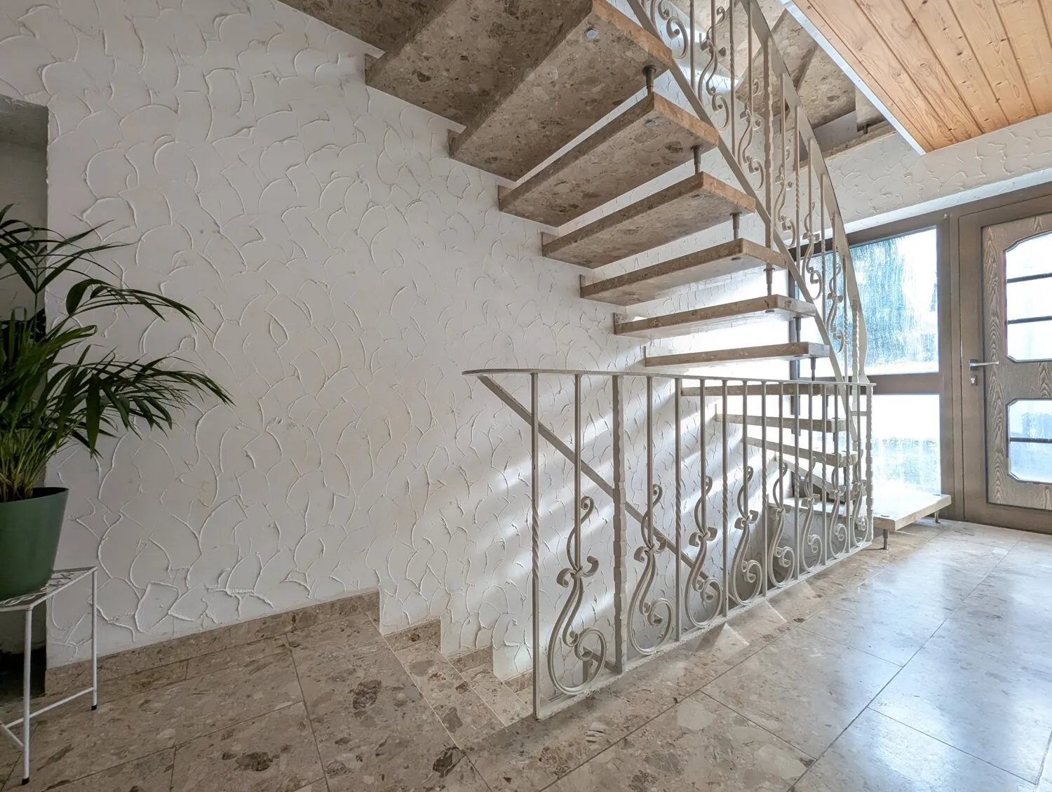 3-Familienhaus mit Potenzial – attraktive Kapitalanlage in Köllerbach