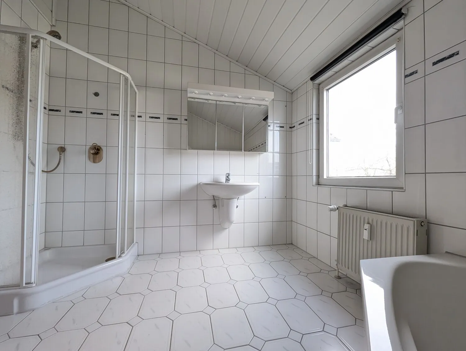 3-Familienhaus mit Potenzial – attraktive Kapitalanlage in Köllerbach