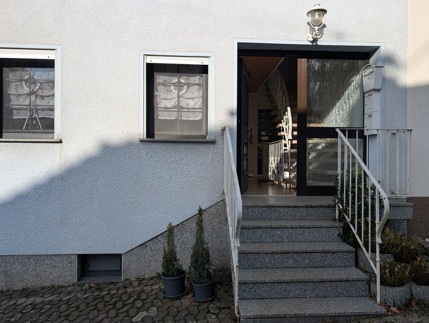 3-Familienhaus mit Potenzial – attraktive Kapitalanlage in Köllerbach