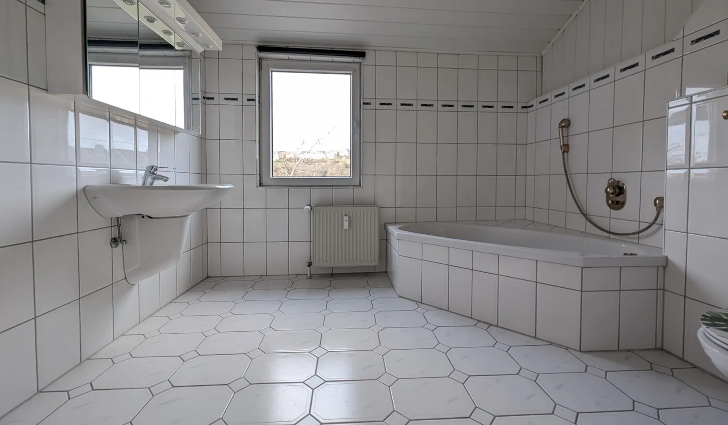 3-Familienhaus mit Potenzial – attraktive Kapitalanlage in Köllerbach