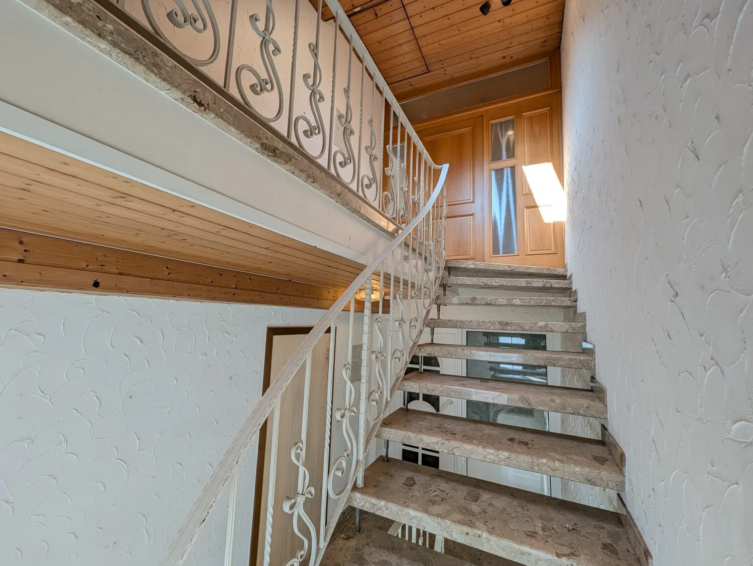 3-Familienhaus mit Potenzial – attraktive Kapitalanlage in Köllerbach