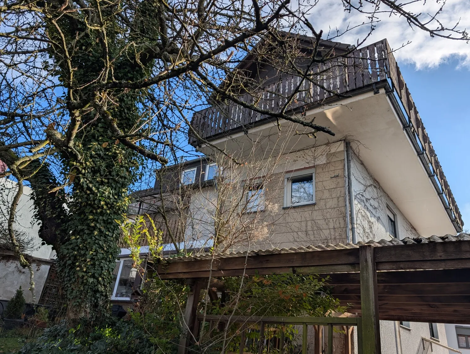 3-Familienhaus mit Potenzial – attraktive Kapitalanlage in Köllerbach