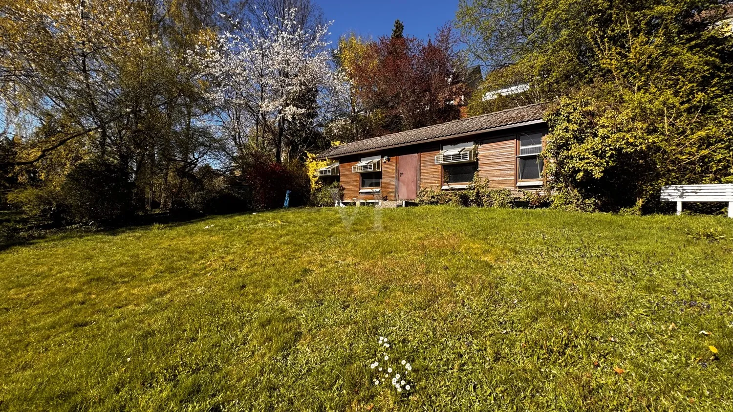 Wo Raum auf Freiheit trifft!
Ein Zuhause mit Gartenparadies