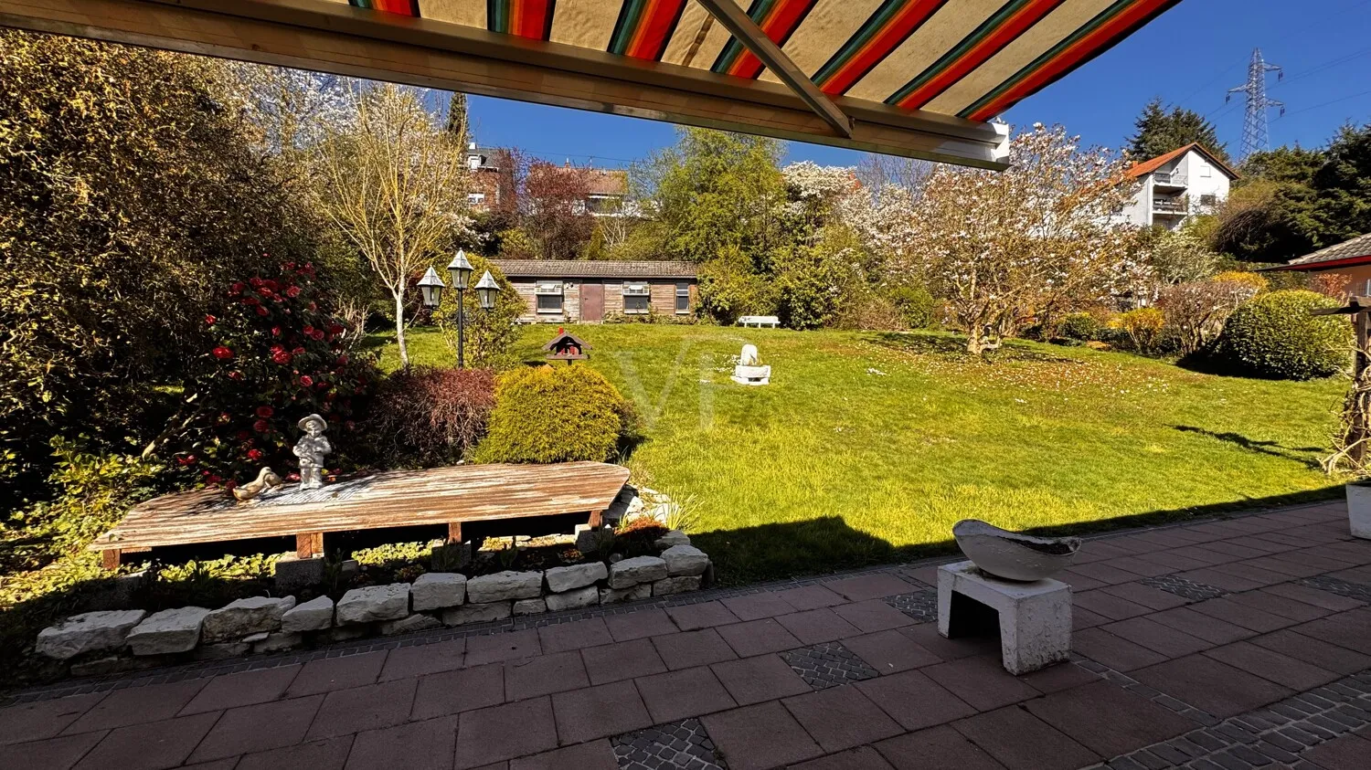 Wo Raum auf Freiheit trifft!
Ein Zuhause mit Gartenparadies