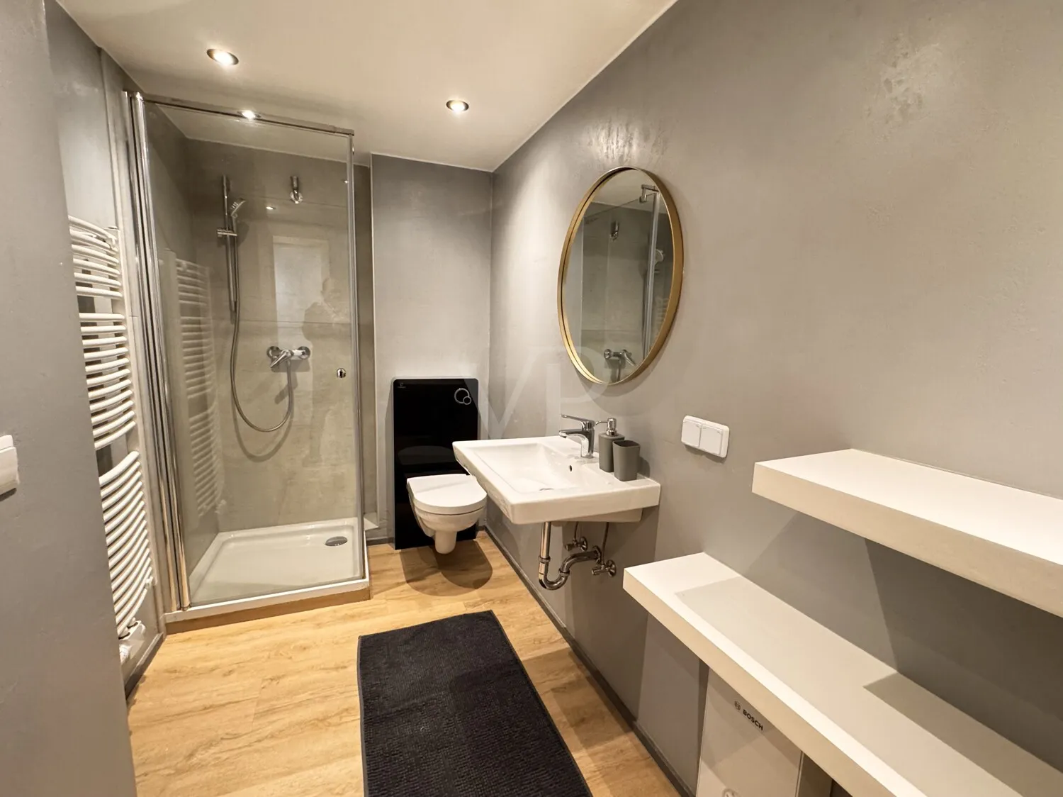 Moderne, voll möblierte und ausgestattete  2-Zimmer-Wohnung 
in Uni,  Hochschul- und Stadtnähe