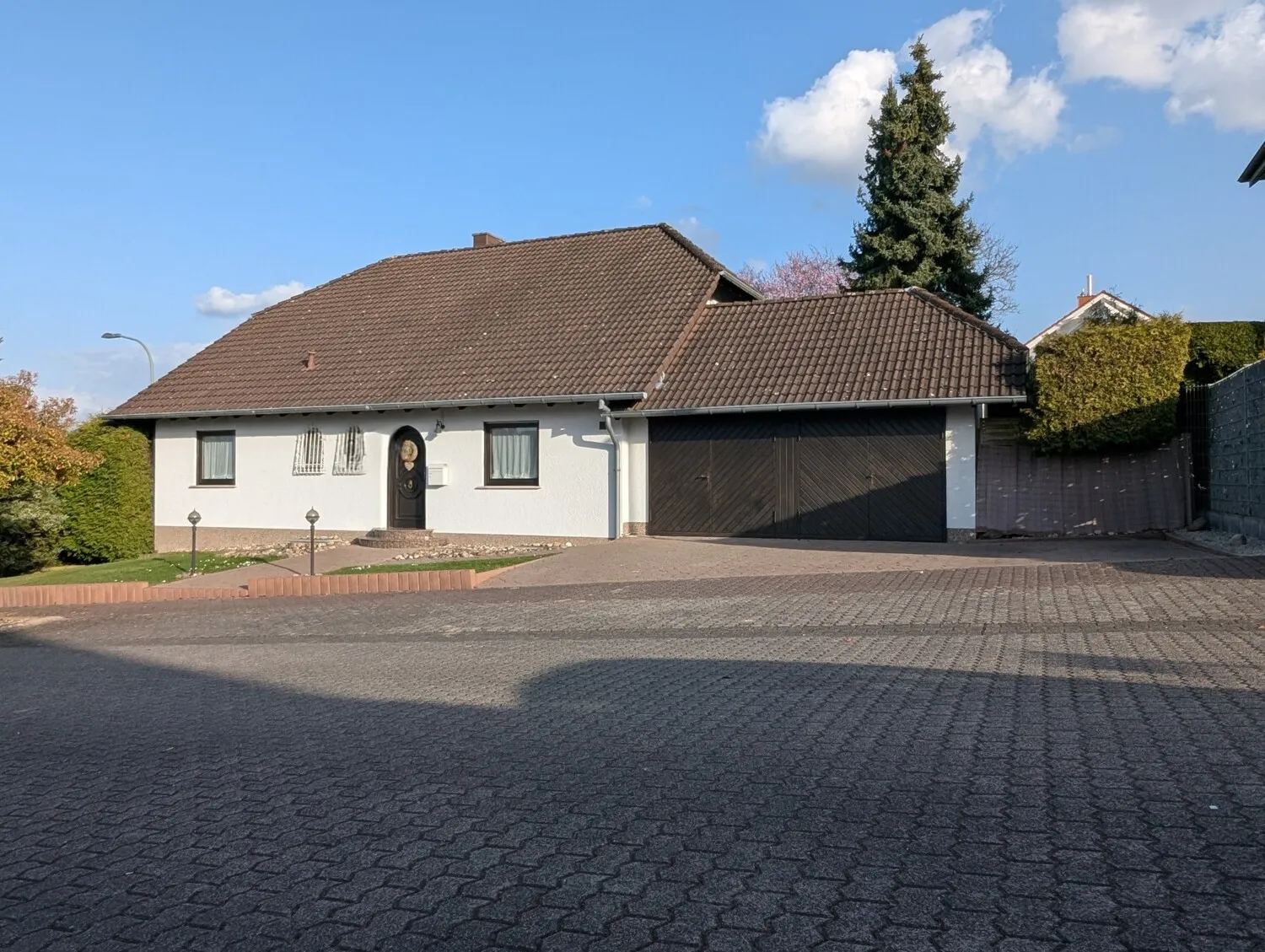 Freistehendes Einfamilienhaus
mit gehobener Wohnqualität