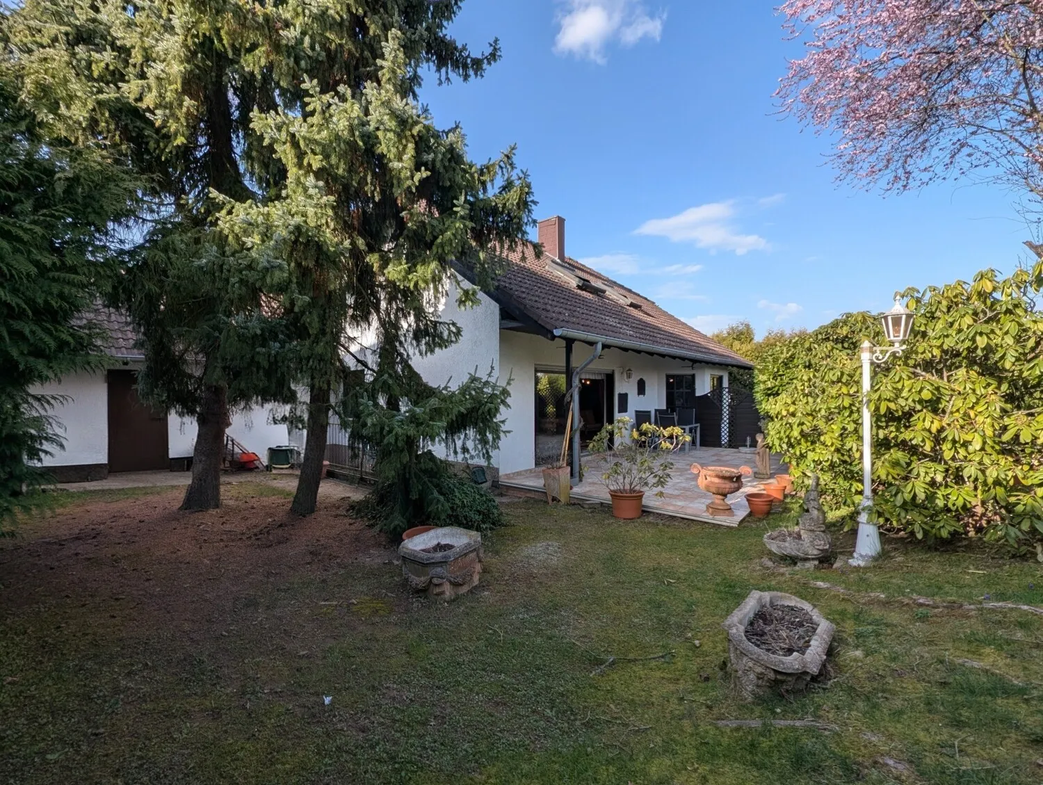 Freistehendes Einfamilienhaus
mit gehobener Wohnqualität