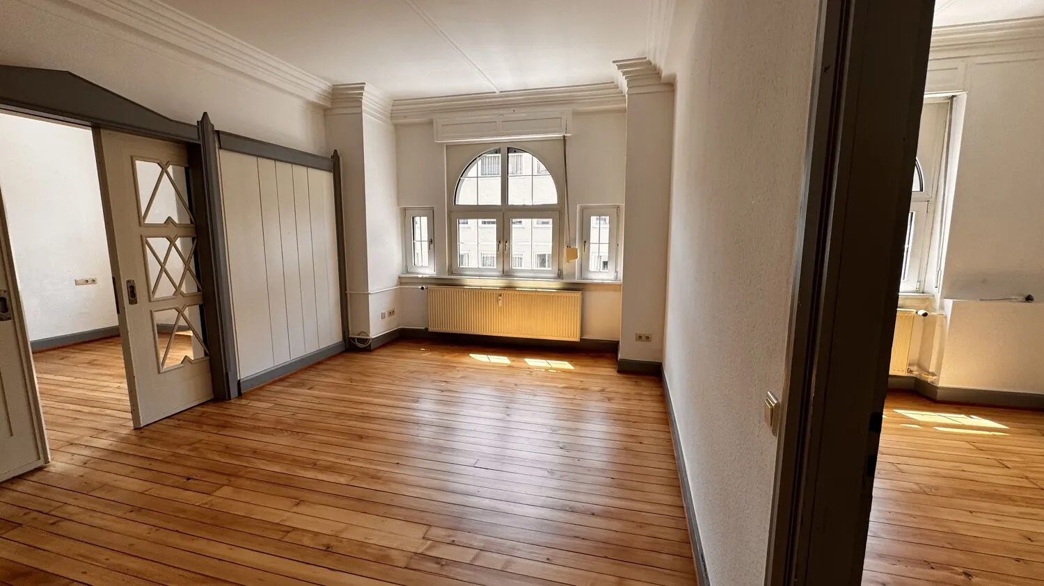 Denkmalgeschütztes wohnen im Zentrum von Saarbrücken - Foto 3