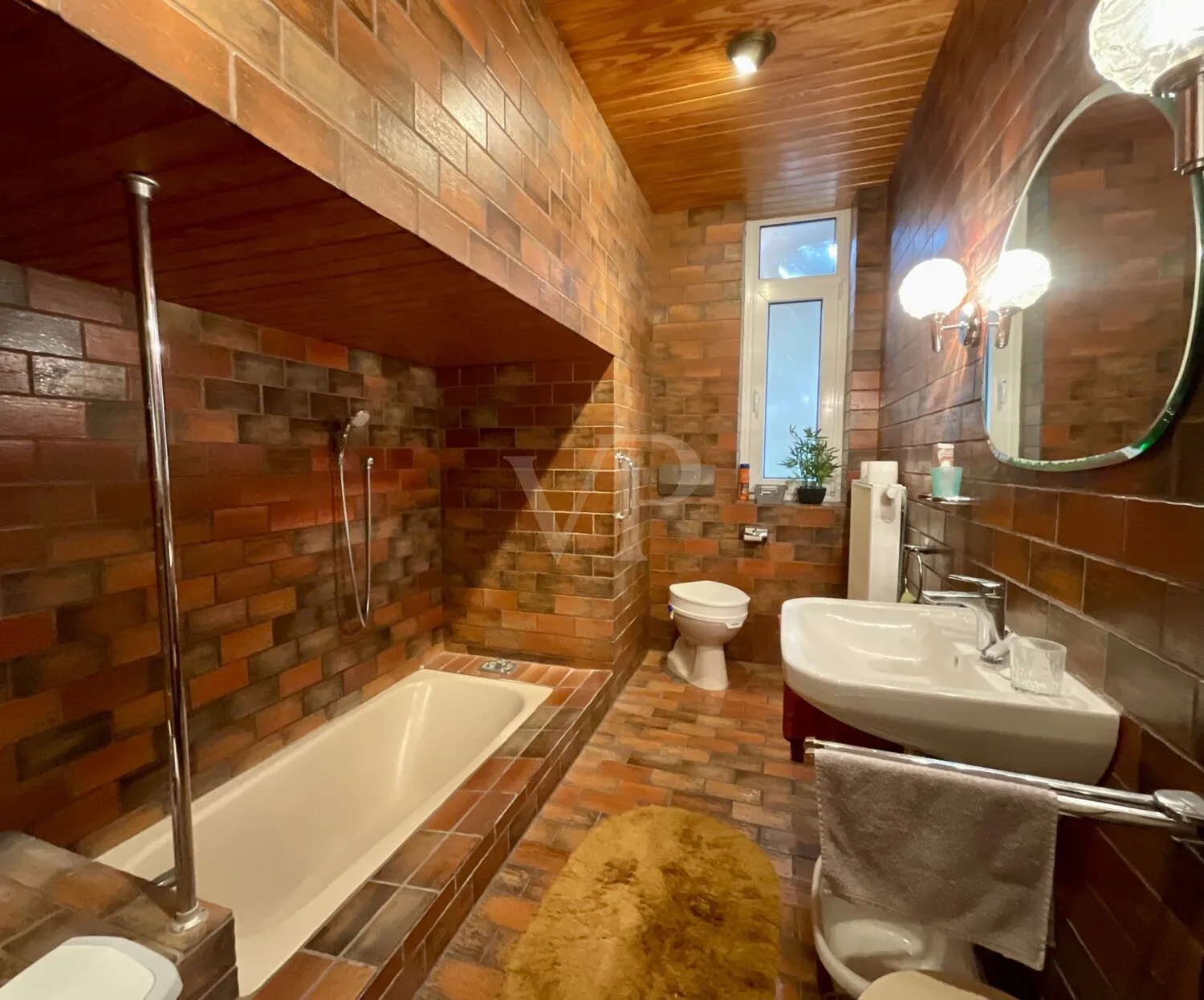 Badezimmer EG (Nr. 10)