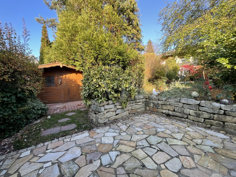 Gartenhaus mit Terrasse