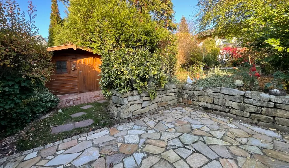 Gartenhaus mit Terrasse