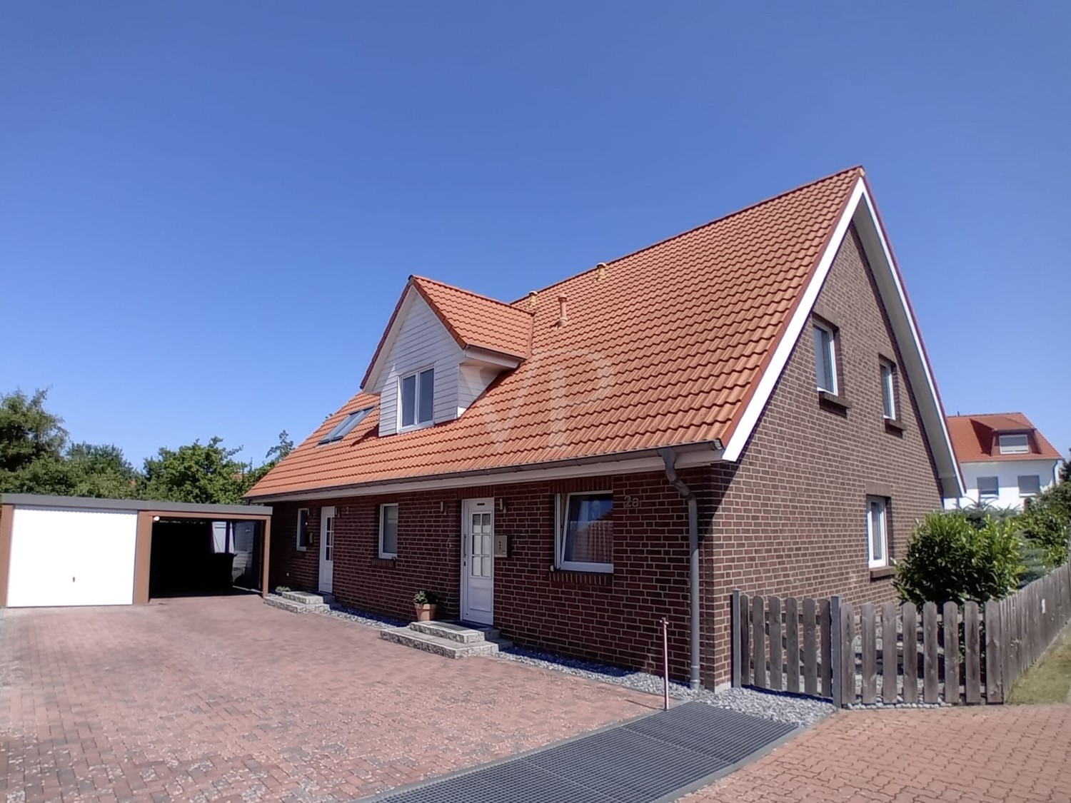 Modernes Einfamilienhaus für die große Familie mit seniorengerechter Einliegerwohnung in Rethen!