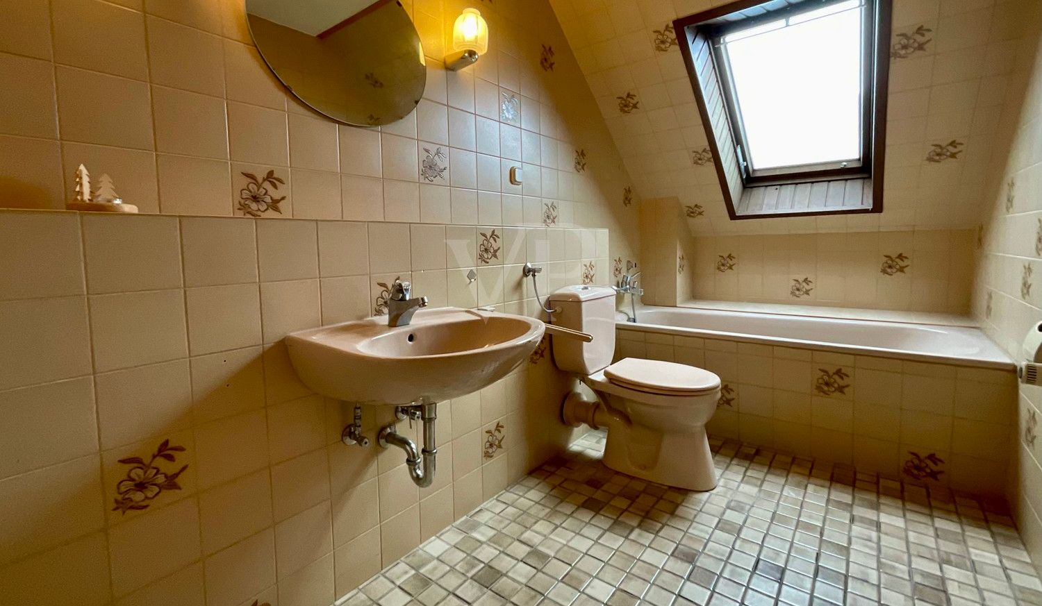 Wannenbad in der 1. Etage
