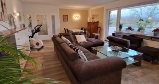 von_poll_real_estate_property_24285034-1_image_0