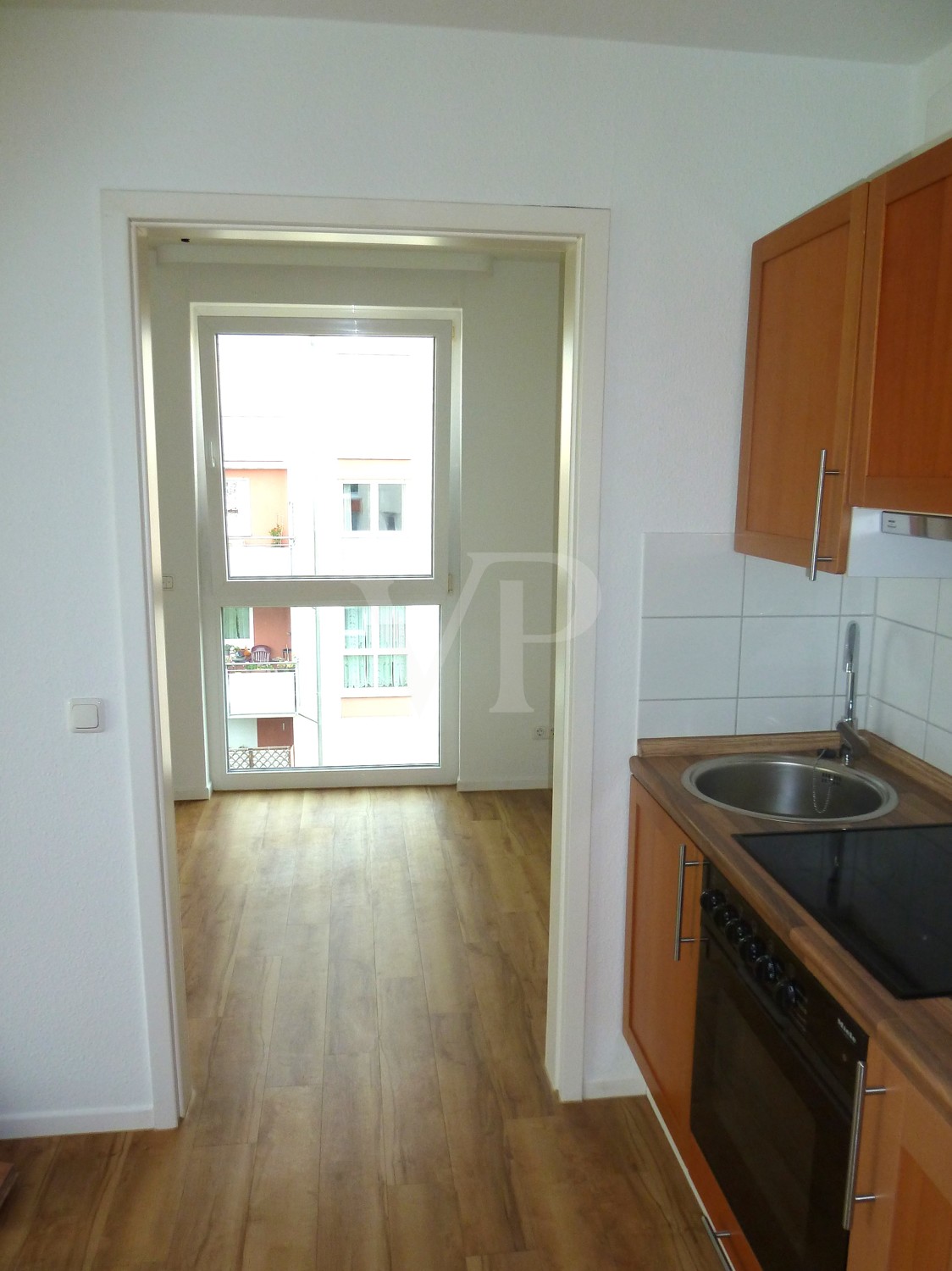 Wohnzimmer_Blick_ins_Schlafzimmer