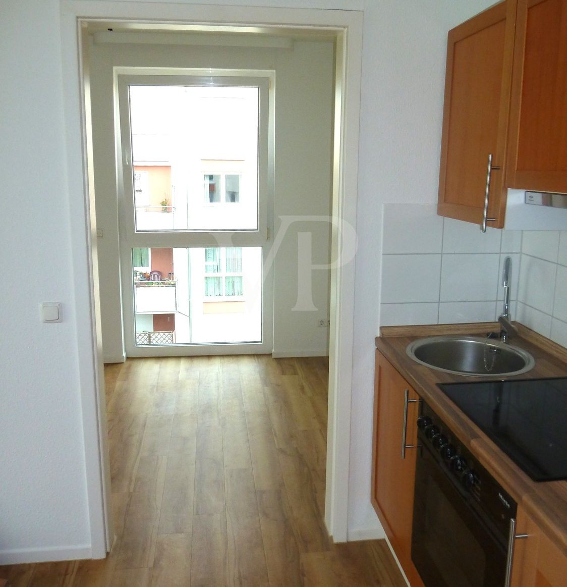 Wohnzimmer_Blick_ins_Schlafzimmer
