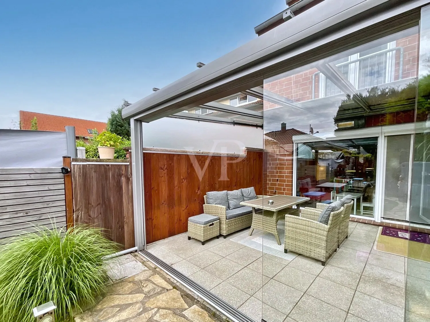 Maison mitoyenne avec jardin d'été : Beaucoup d'espace du sous-sol au grenier !