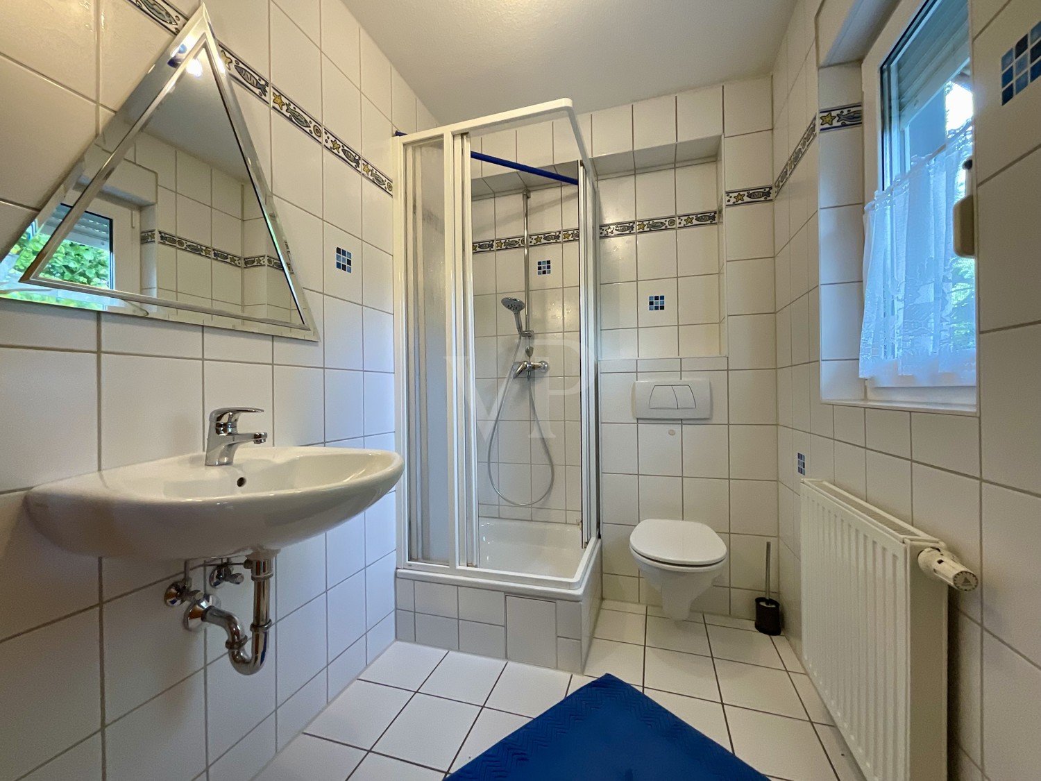Gäste-WC mit Dusche