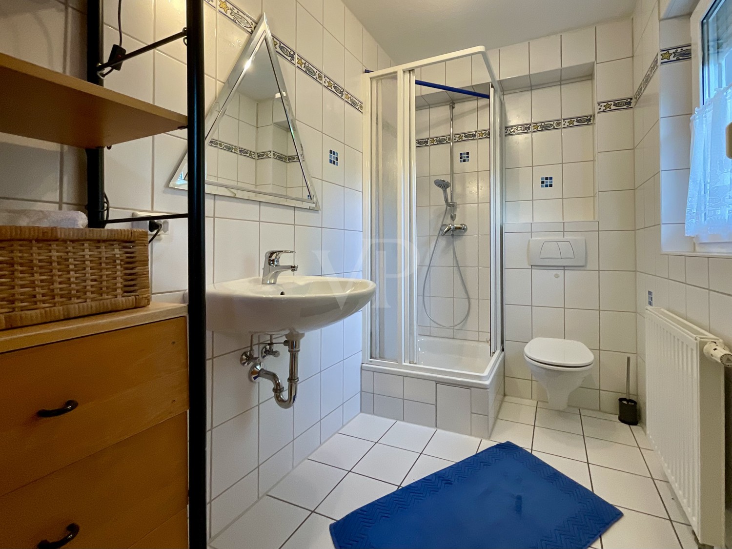 Gäste-WC mit Dusche