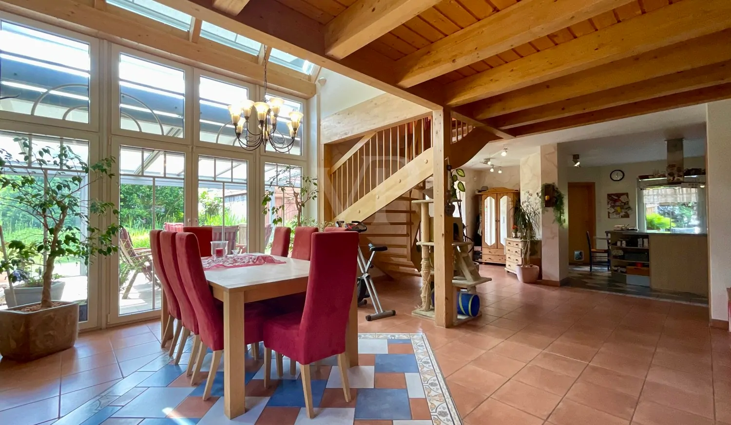 Offen gestalteter Wohnbereich