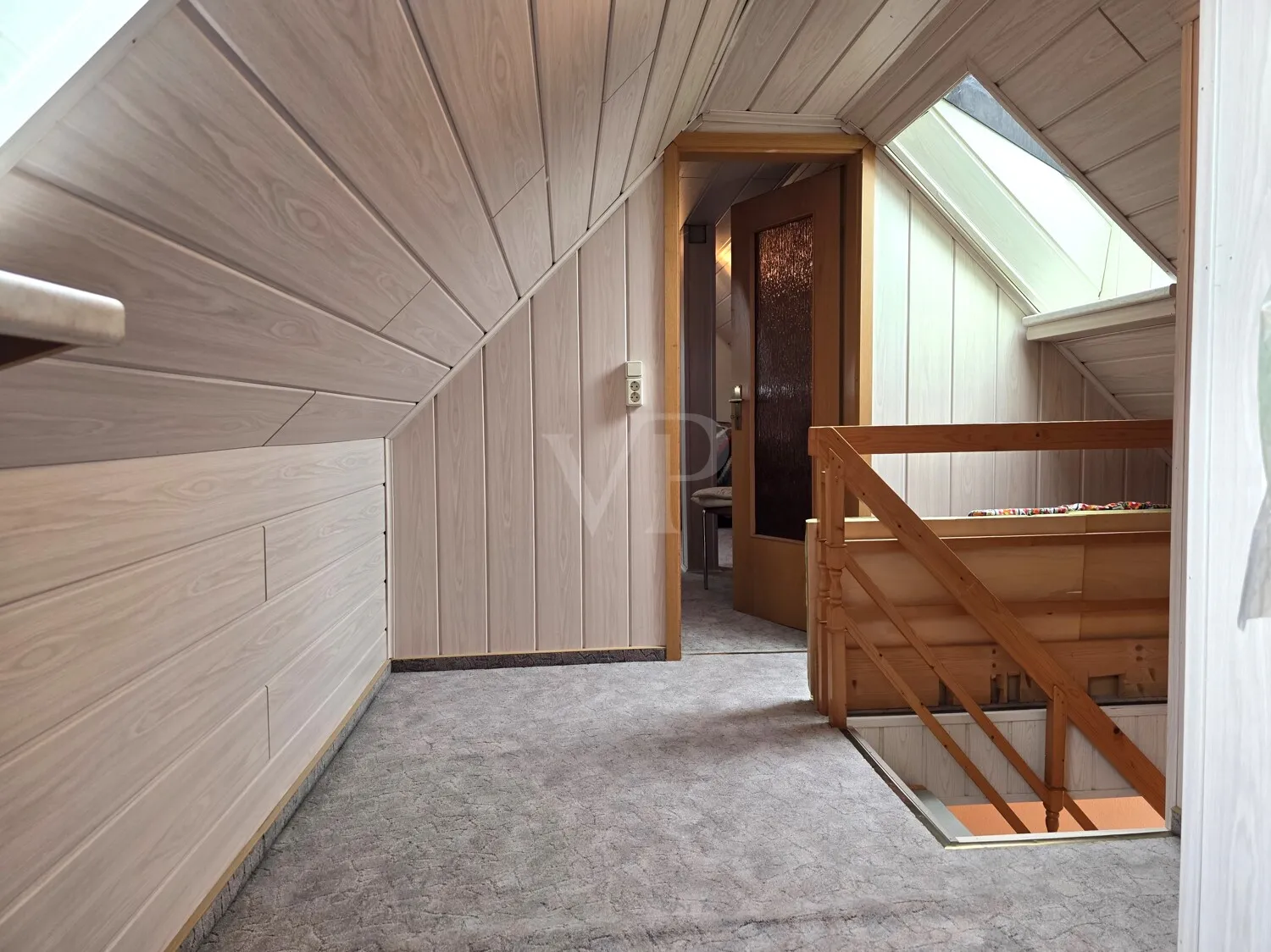 Vorraum Spitzboden