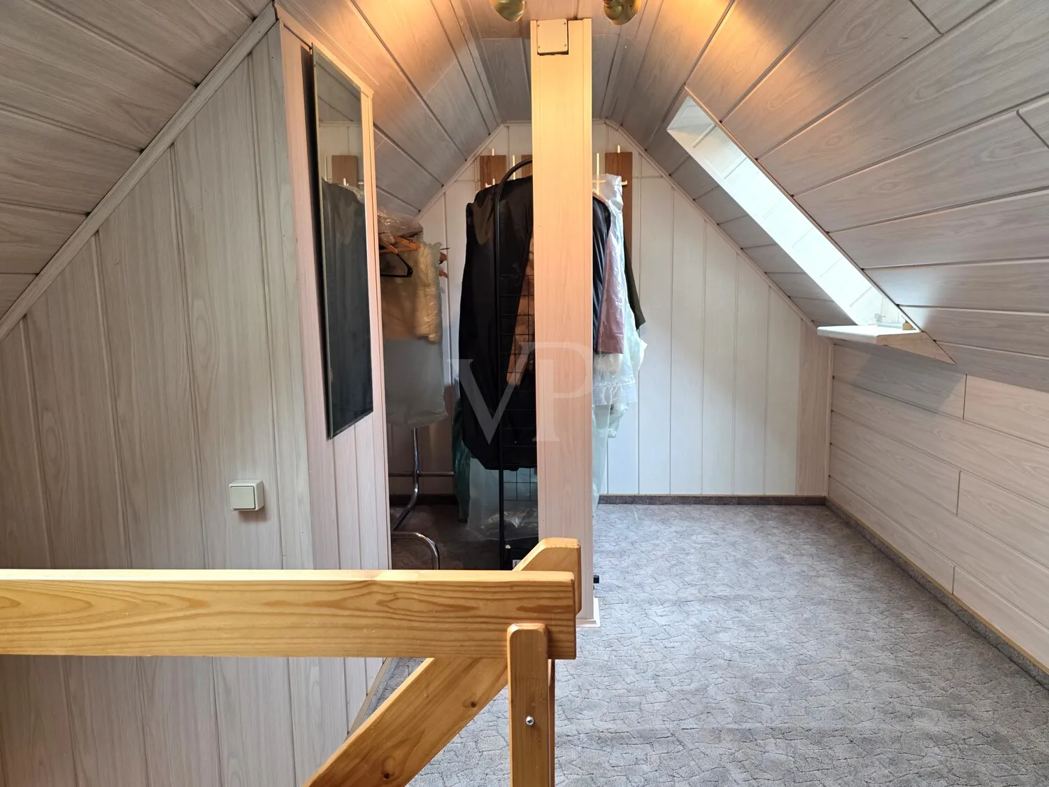 Vorraum Spitzboden