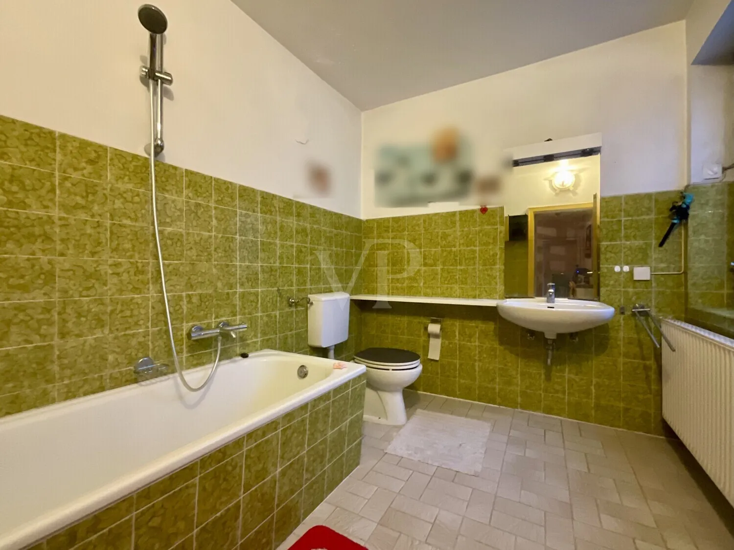 Badezimmer mit Wanne