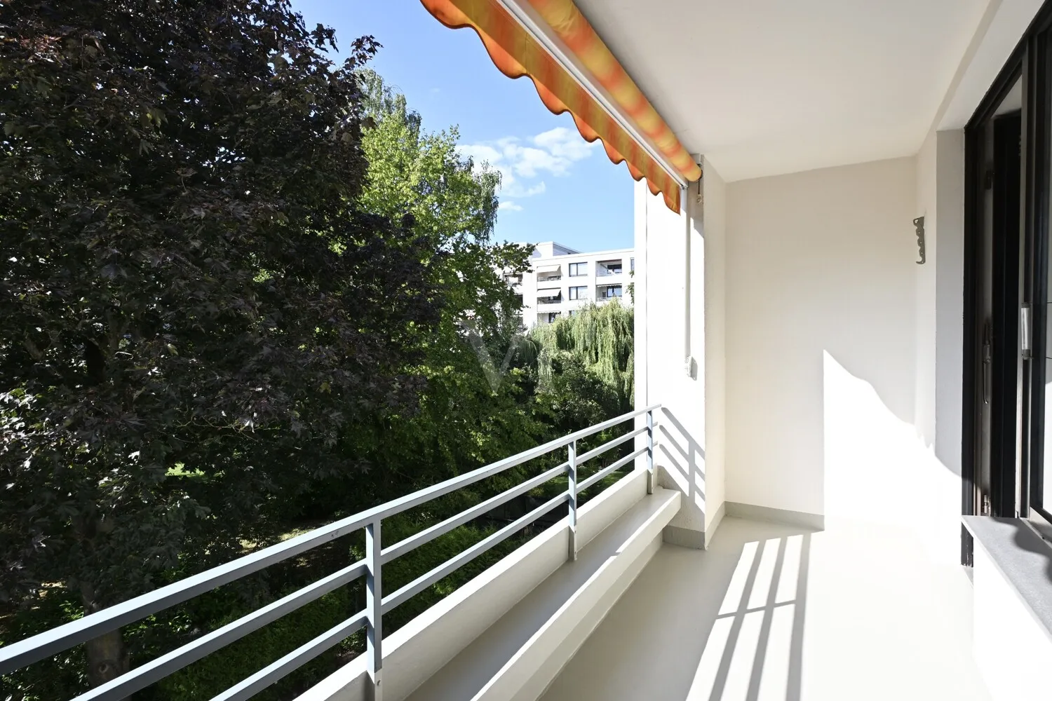 3,5-Zimmer-Wohnung mit individuellem Gestaltungspotenzial und überdachter Loggia in Laatzen!