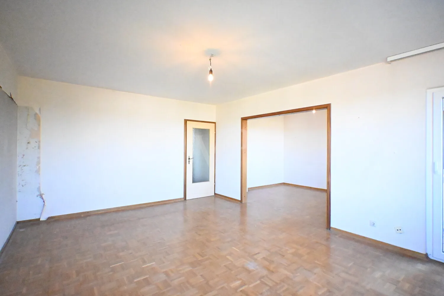 Großzügiges Wohnen mit Weitblick – 5-Zimmer-Wohnung mit zwei Balkonen auf Erbpachtgrundstück