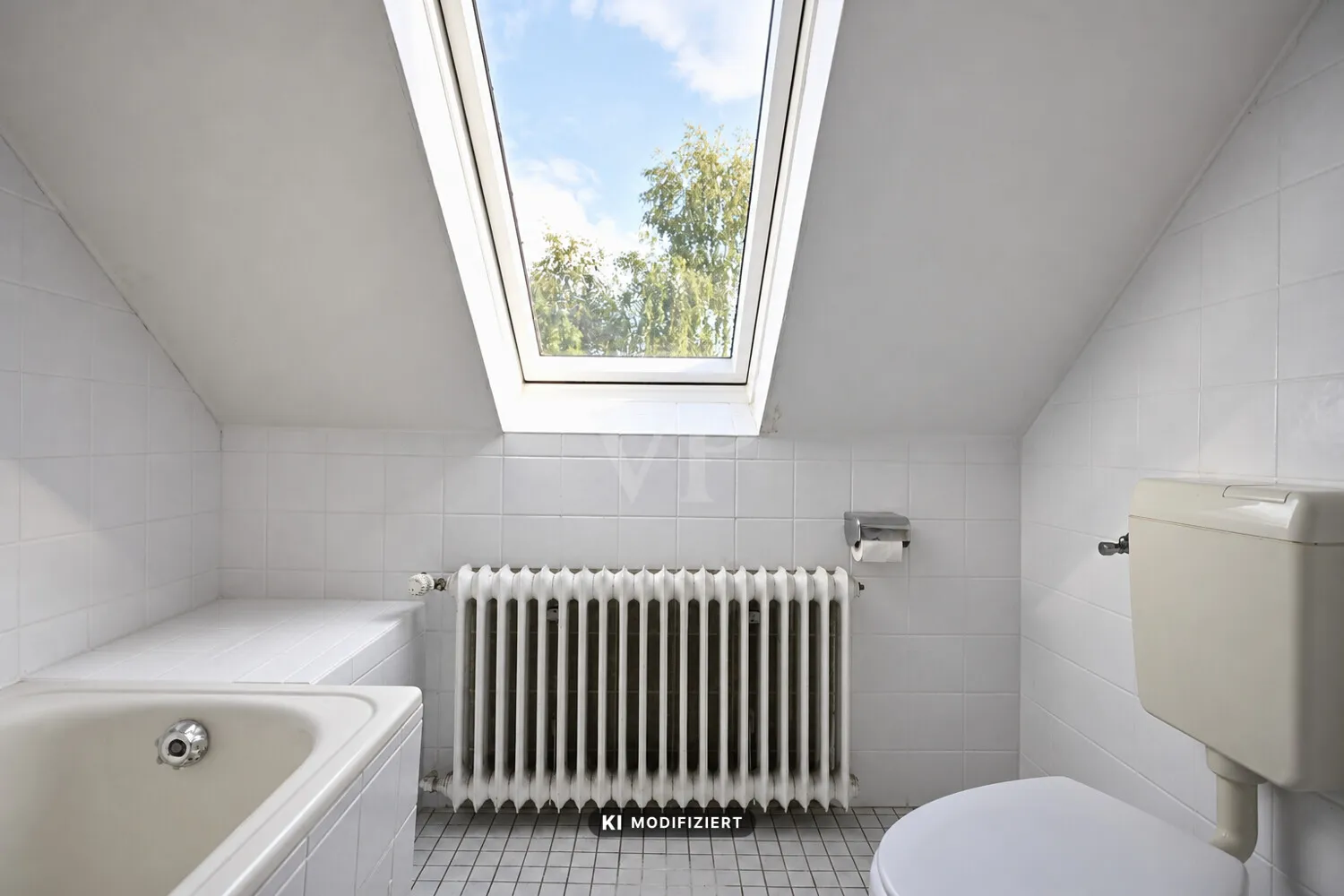 Badezimmer DG rechts (virtuell entmöbliert)
