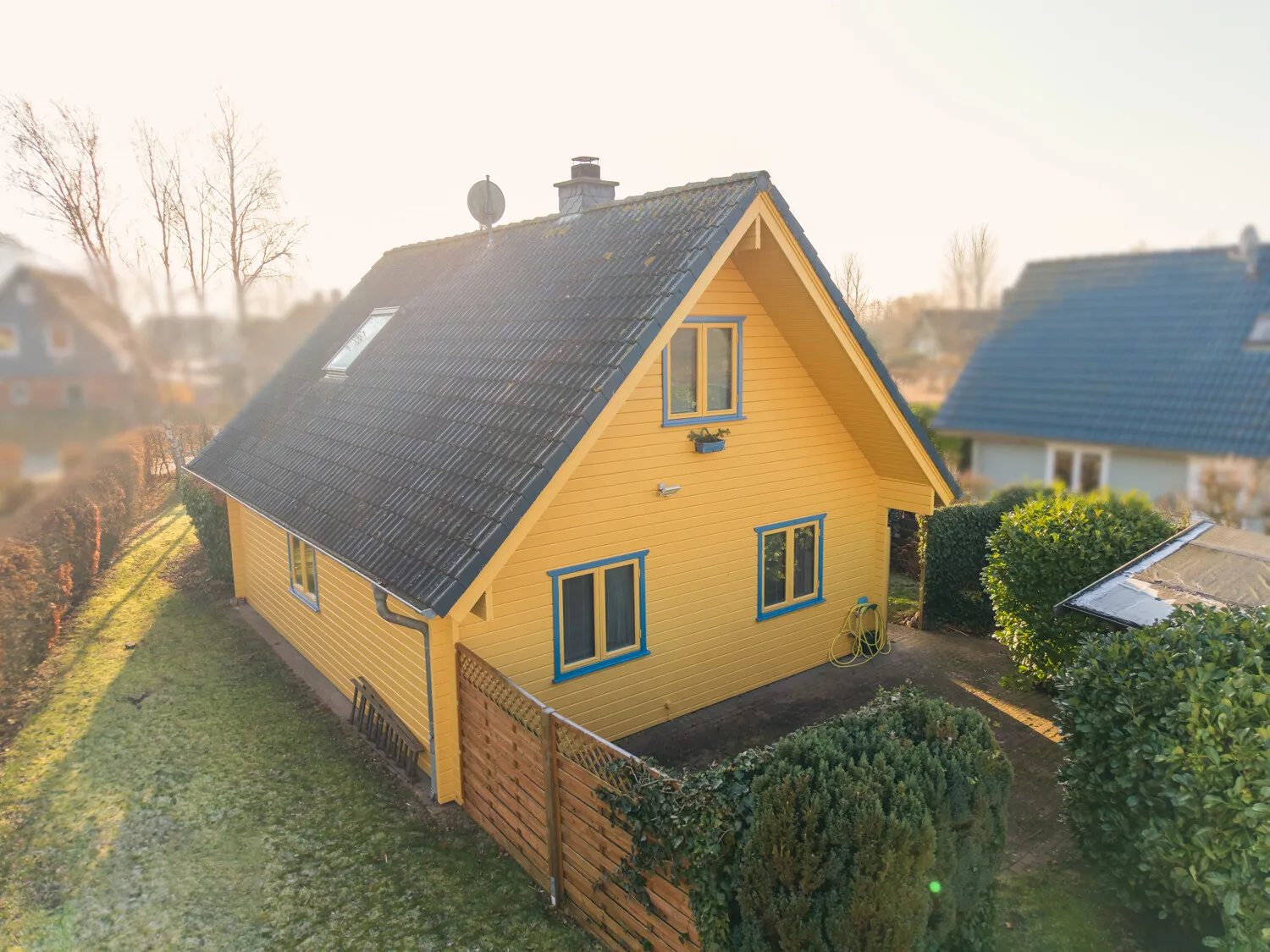 Haus mit hinterer Terrasse
