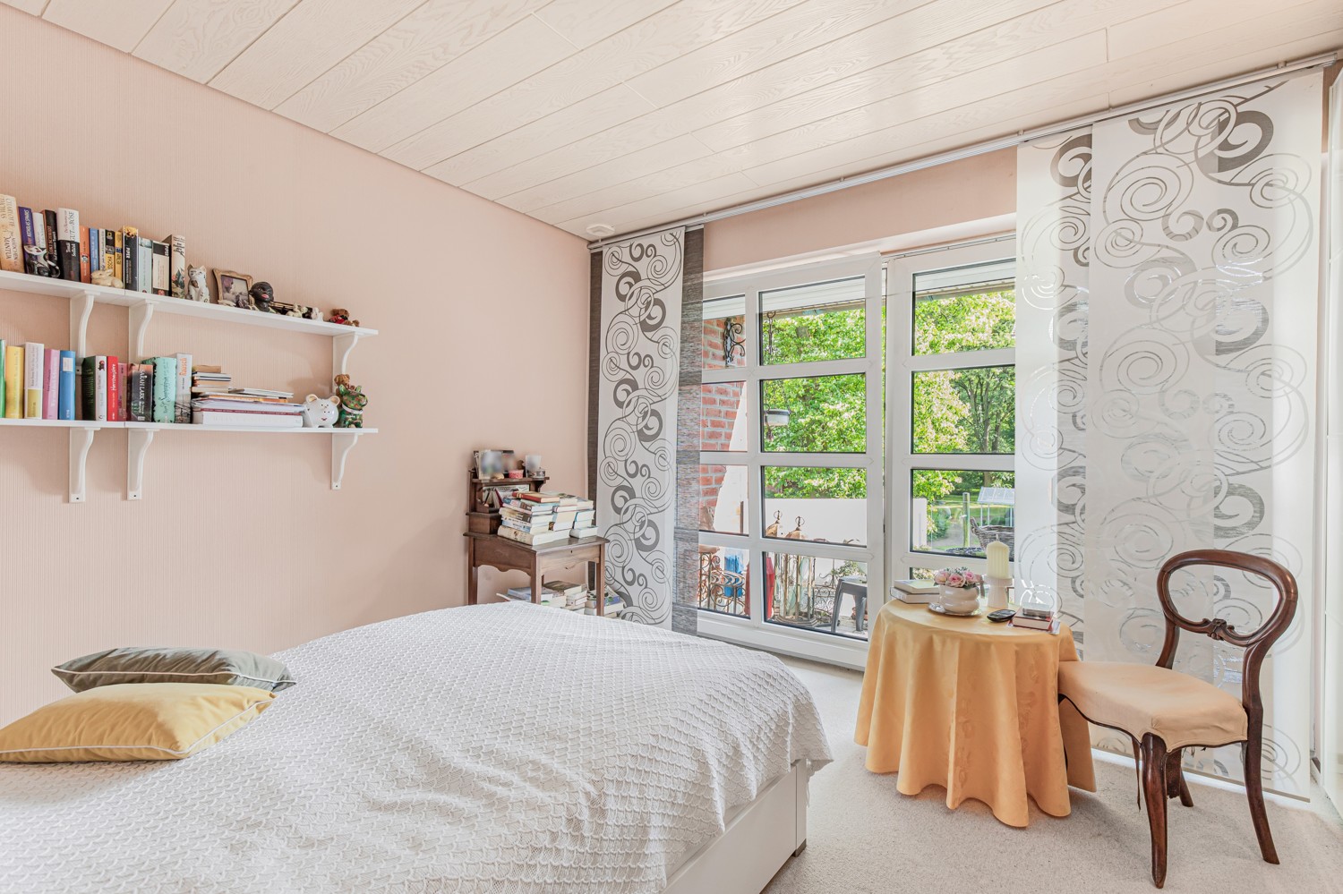 Schlafzimmer 2