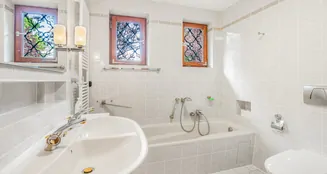 von_poll_real_estate_property_25053059.2_image_8