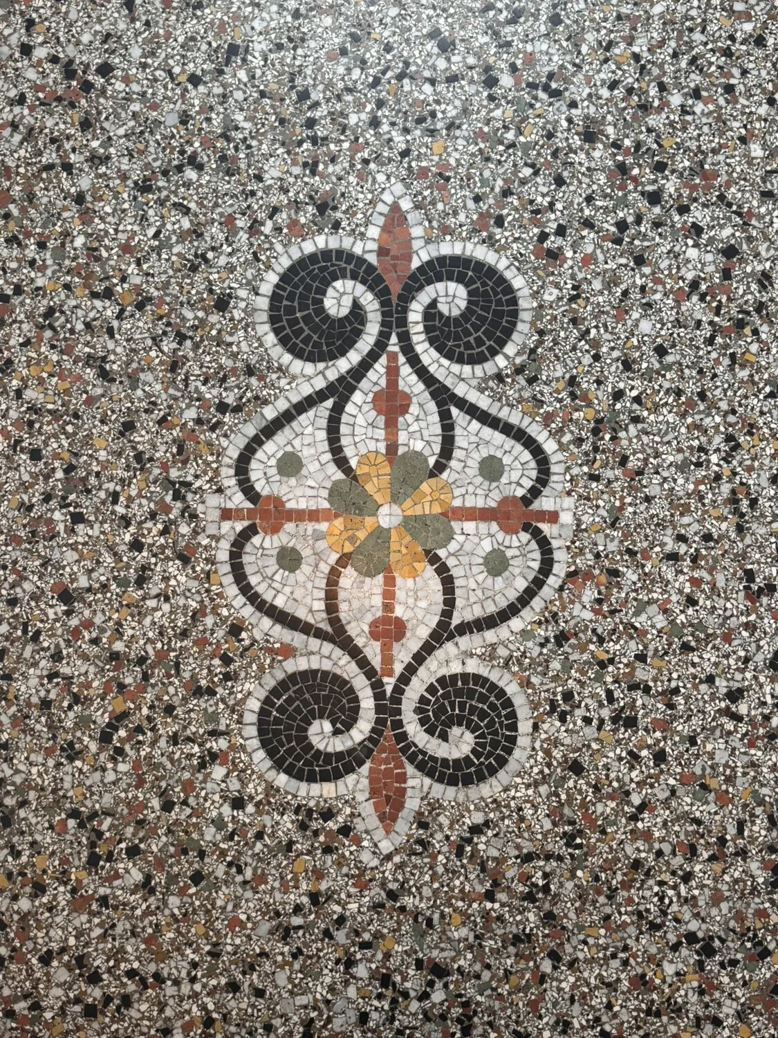 Mosaik im Treppenhaus