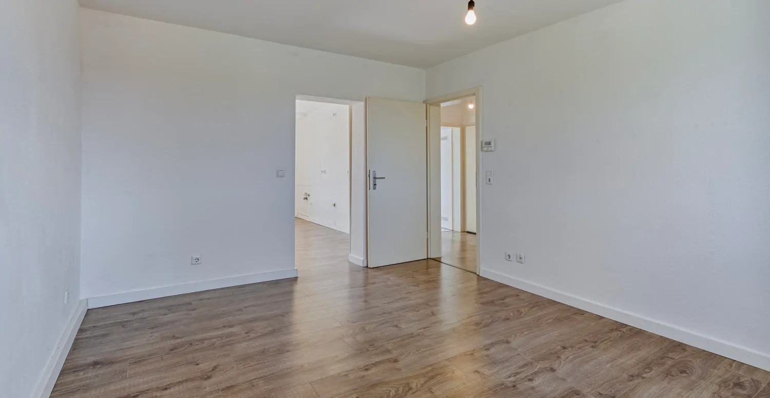 Wohnzimmer mit durchgang zur Küche