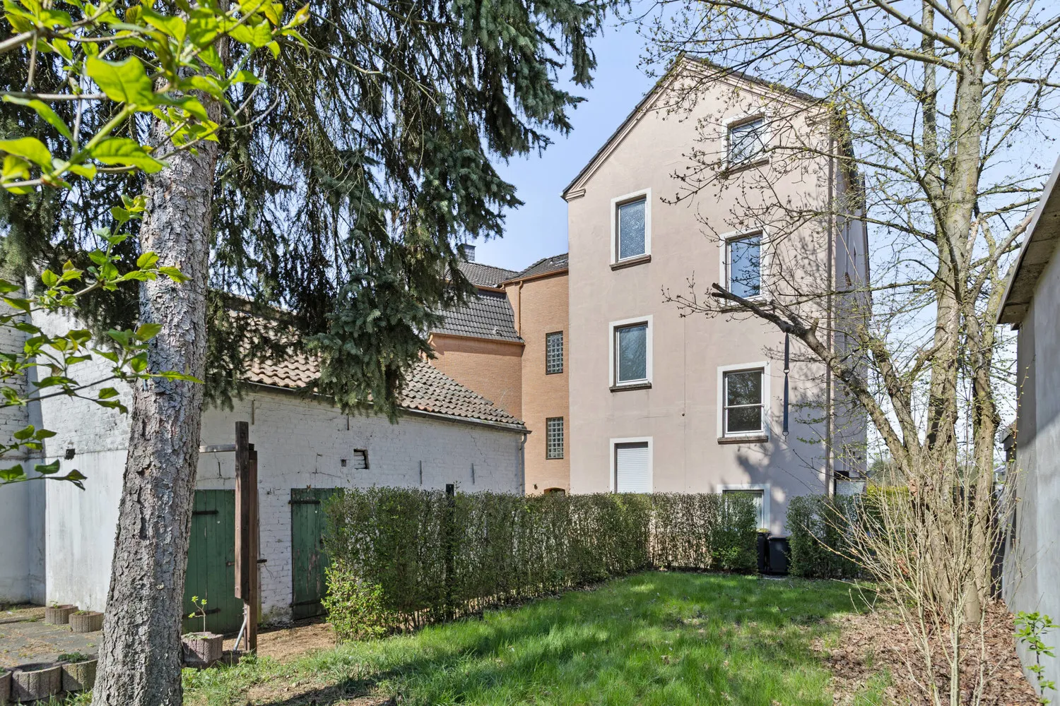 Gartenansicht m- Schuppen