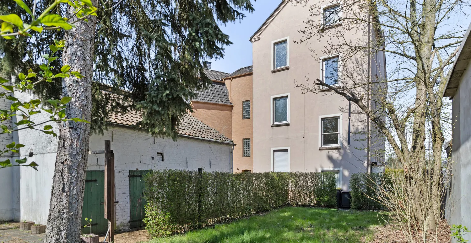 Gartenansicht m- Schuppen