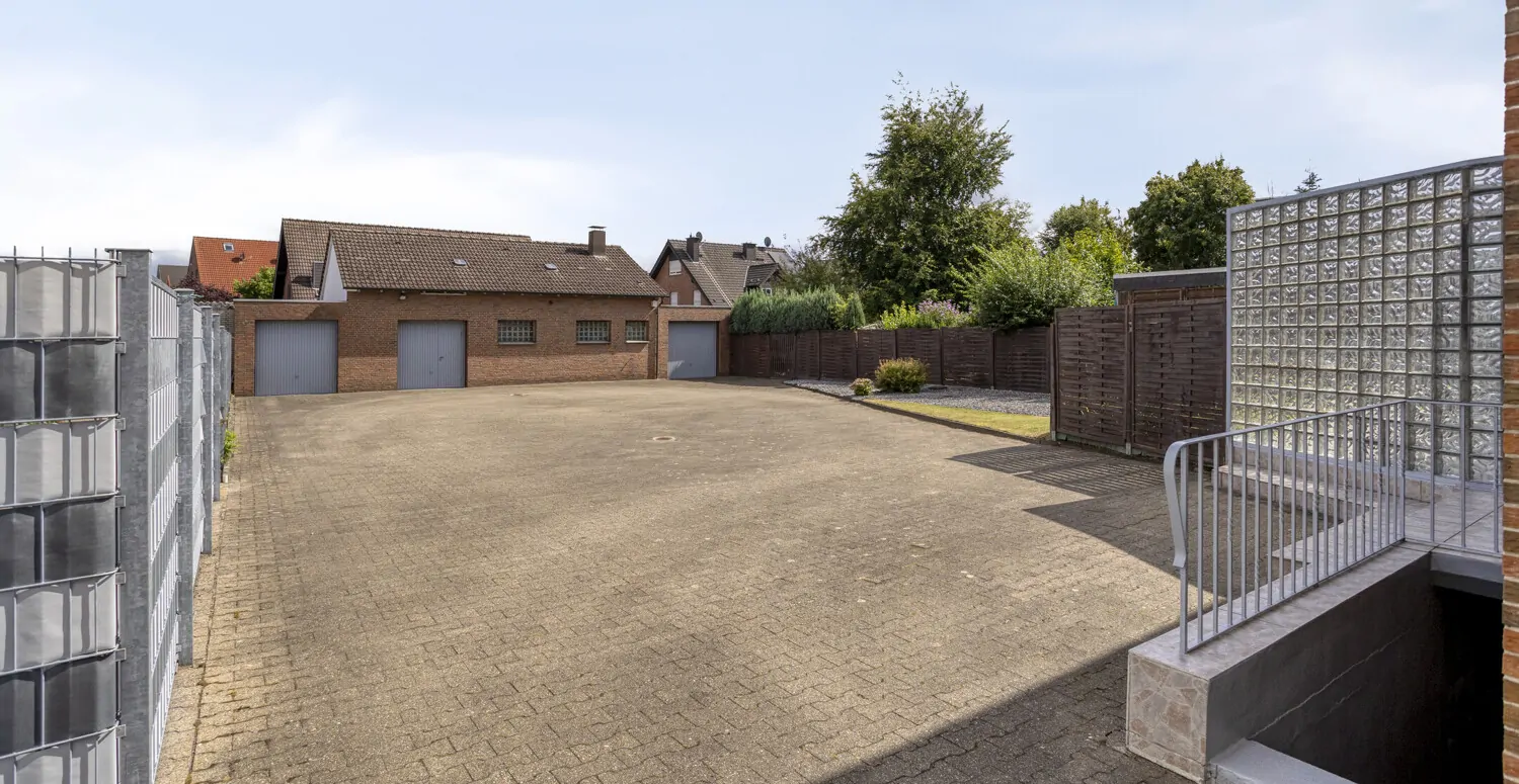 Garagen- u. Werkstatthof