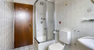 von_poll_real_estate_property_25283021_image_37