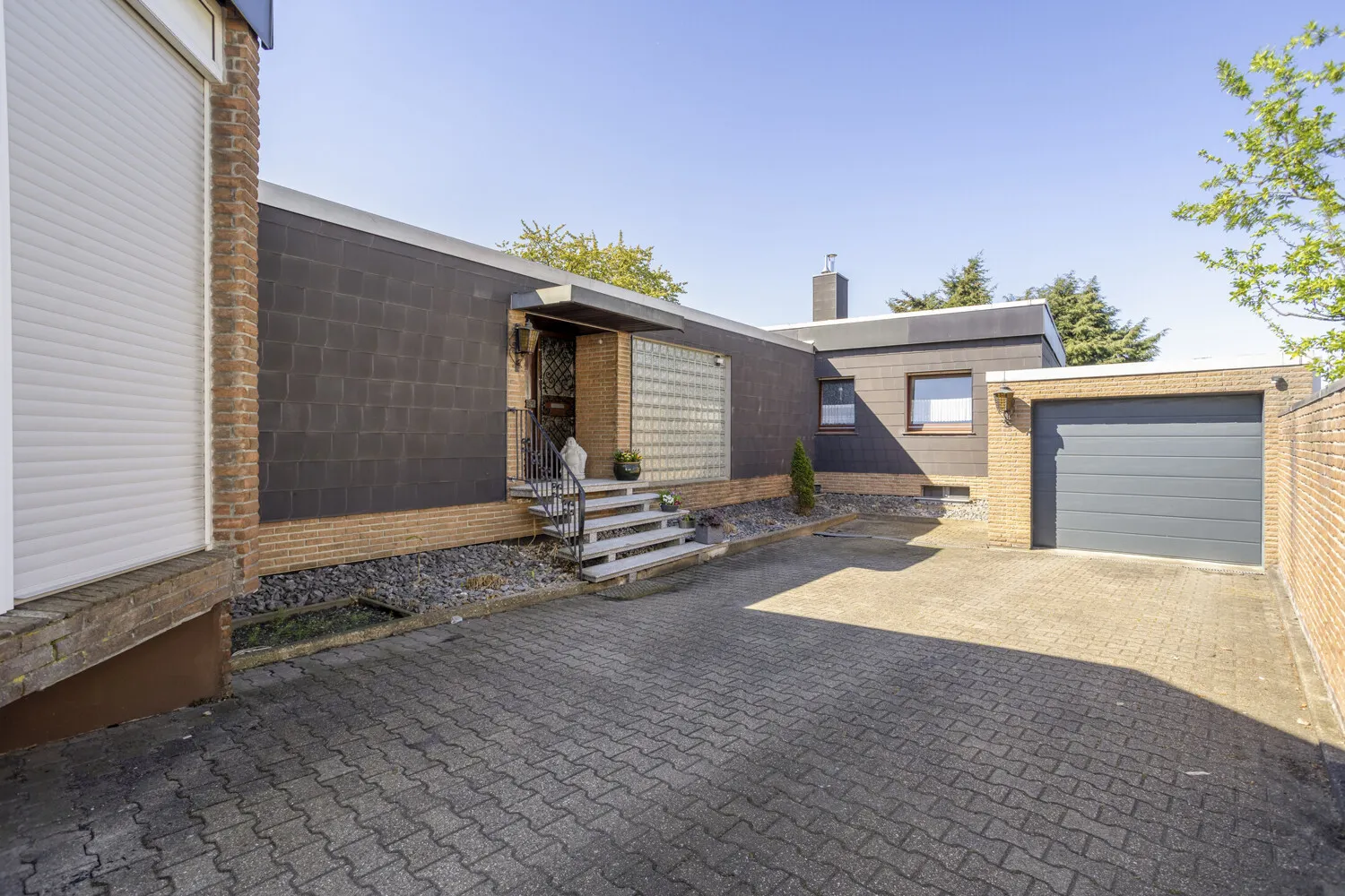 Garage rechts