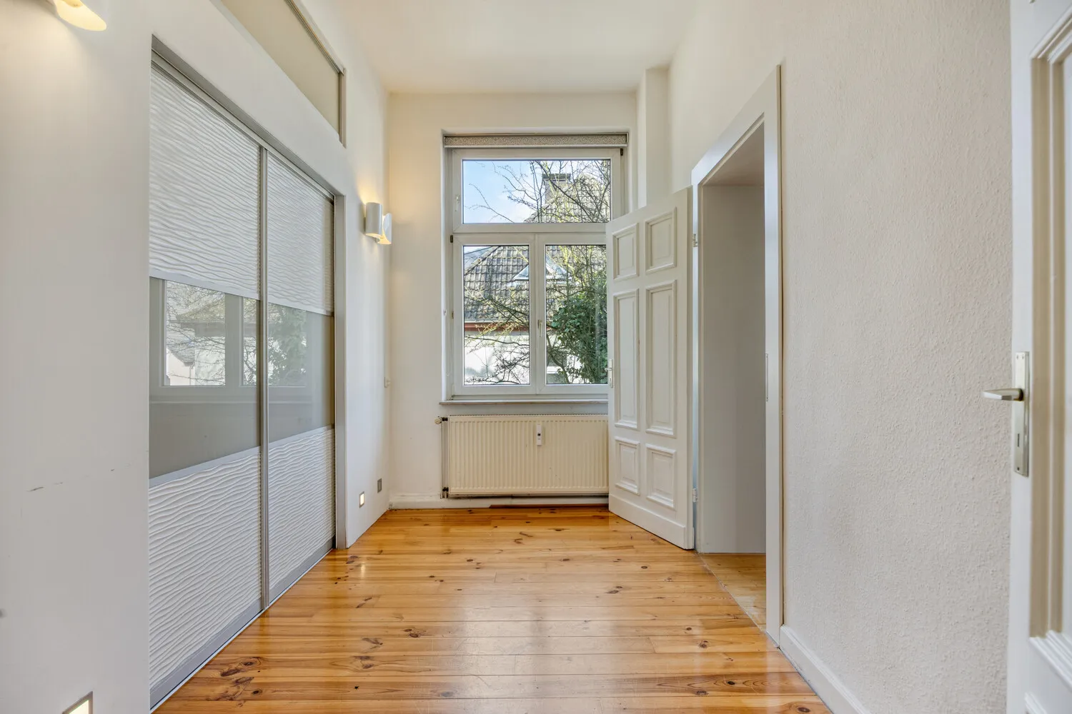 Ankleide_Schrank_geschlossen