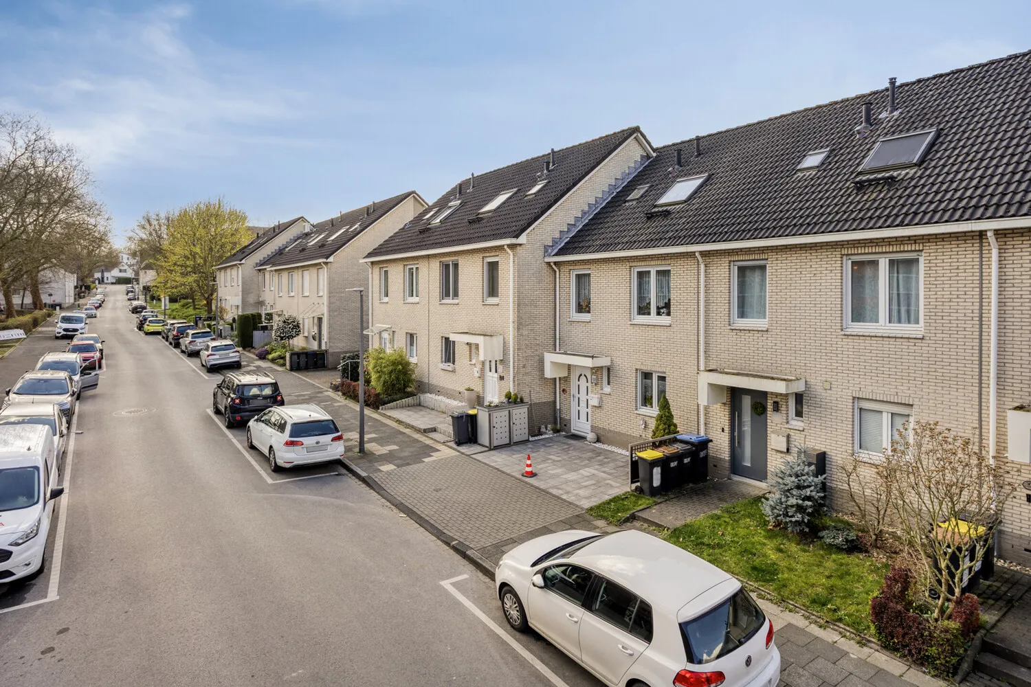 Ansicht Strasse rechts