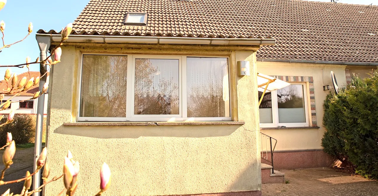 5 hofseitiger Anbau (Veranda)