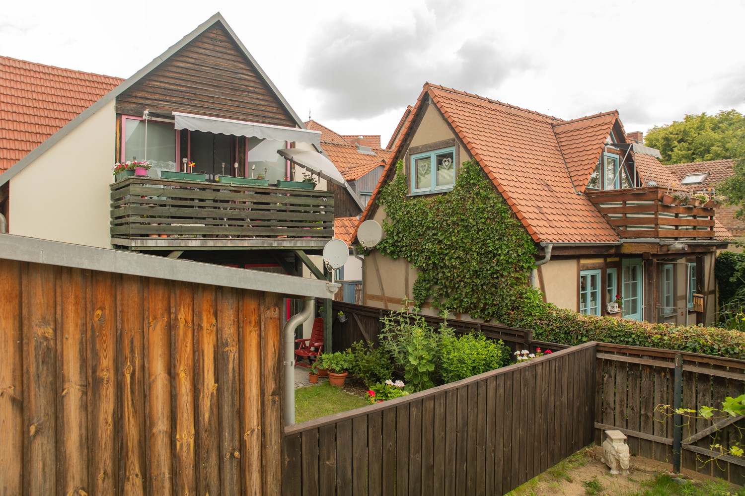 9 hofseitiger Giebel Stadthaus und kleines EFH