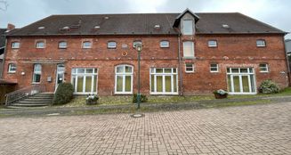 von_poll_real_estate_property_25281510_image_0