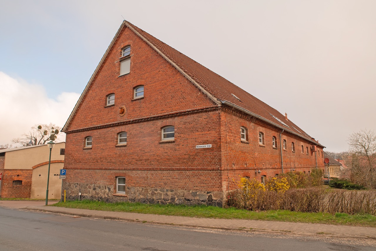 4 Blick von der Straße