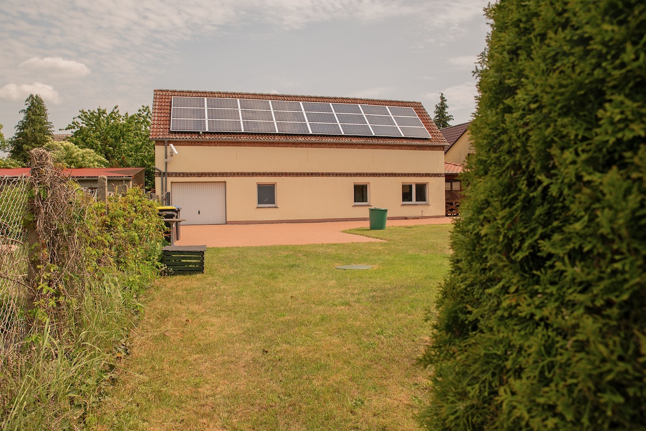 3 Ferienhaus Längsseite (mit Photovoltaikanlage)