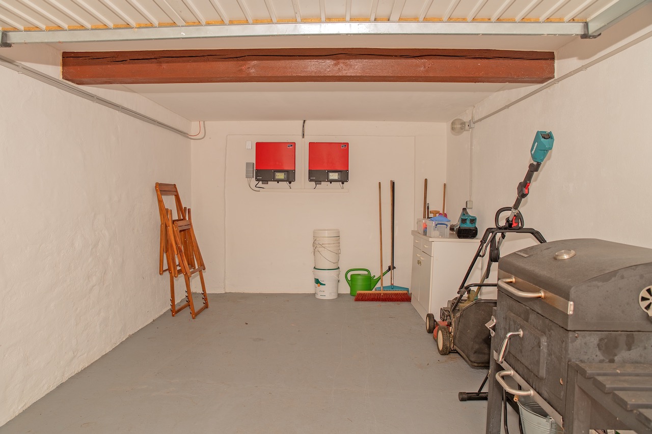 10 Garage