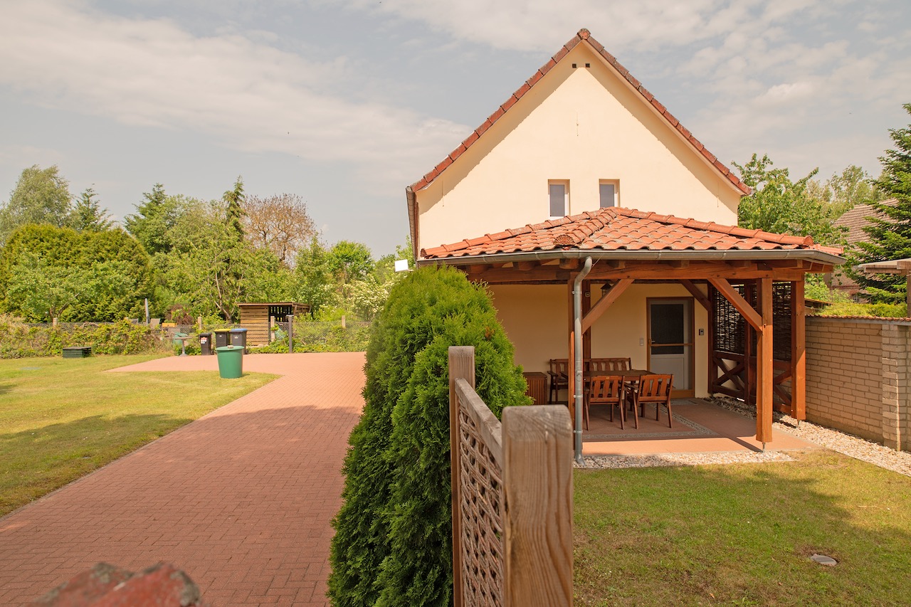 4 Ferienhaus Giebelseite (mit überdachter Terrasse)