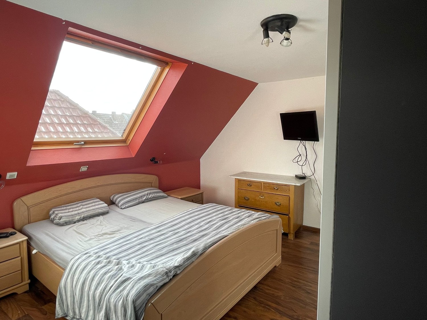 Schlafzimmer DG